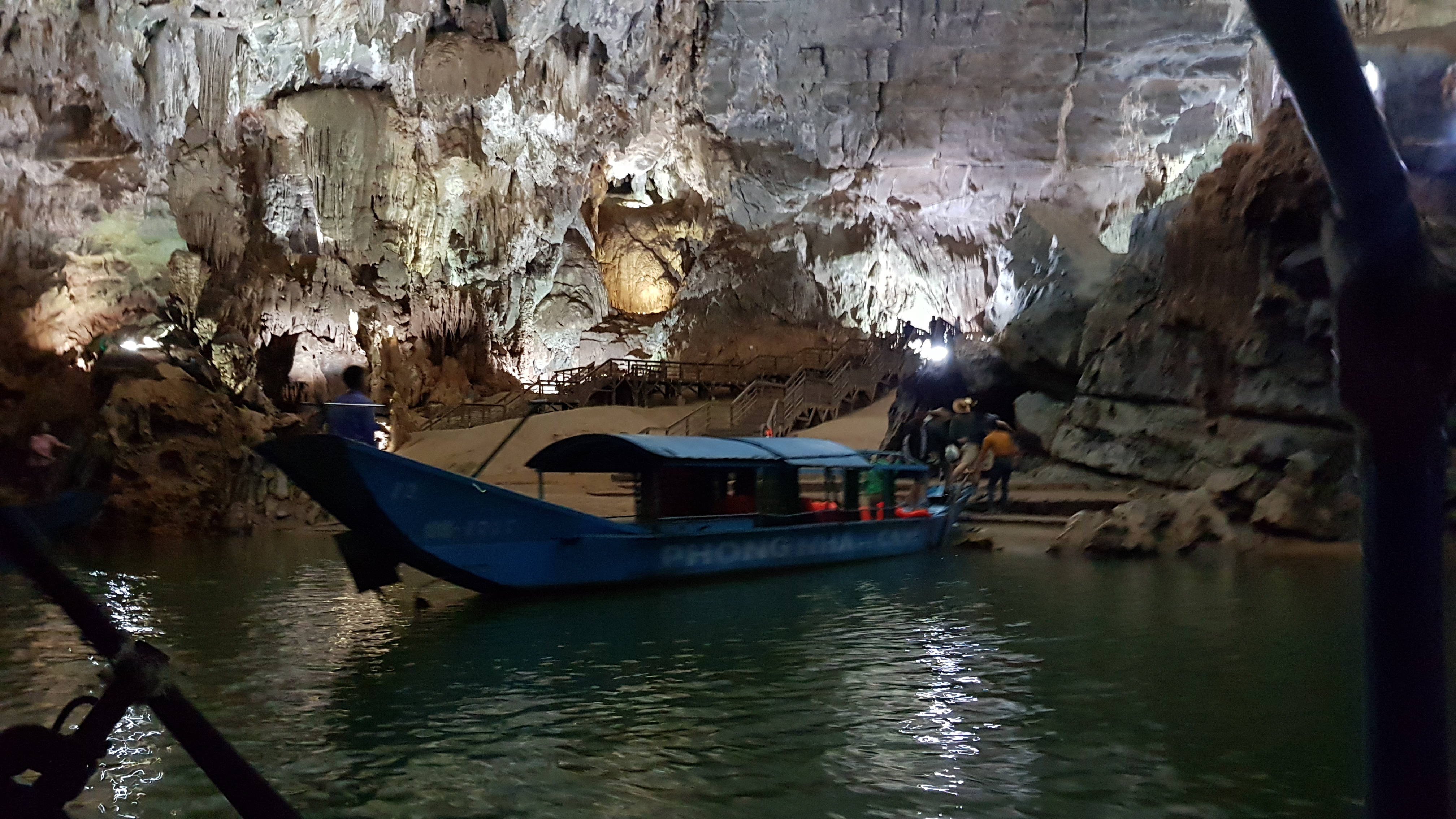 Tour Động Phong Nha – Động Tiên Sơn 1 ngày