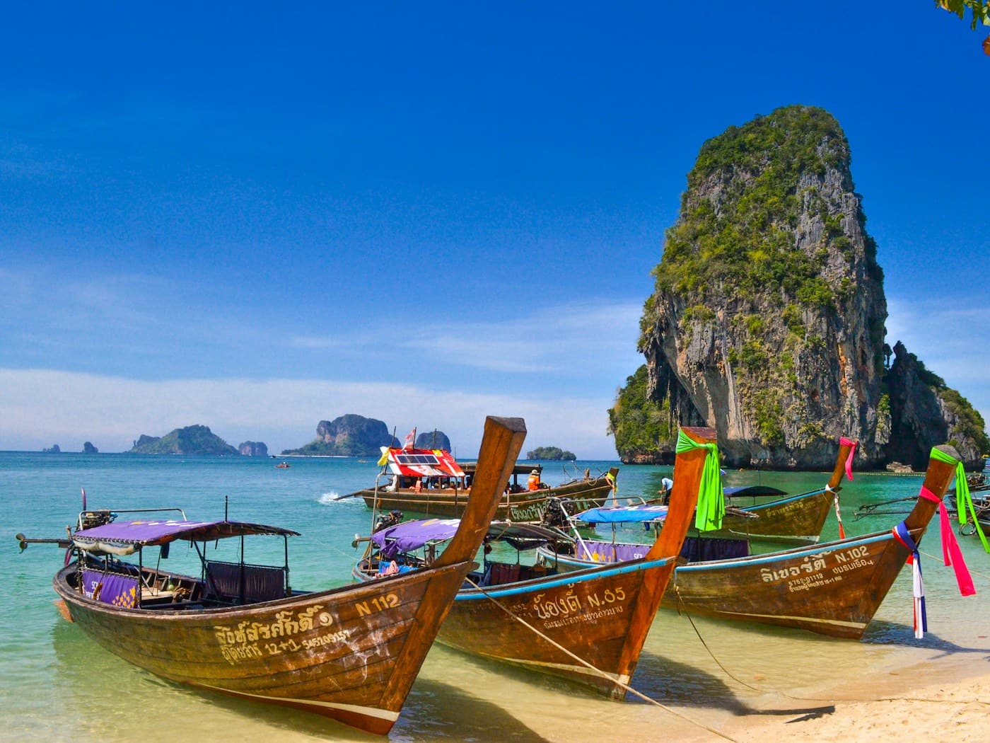 Cung đường giữa cảnh quan miền Trung
